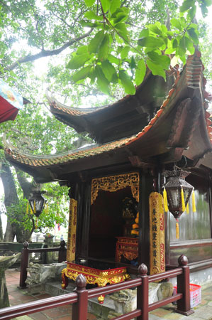 Thăm đền Của &Ocirc;ng Quảng Ninh